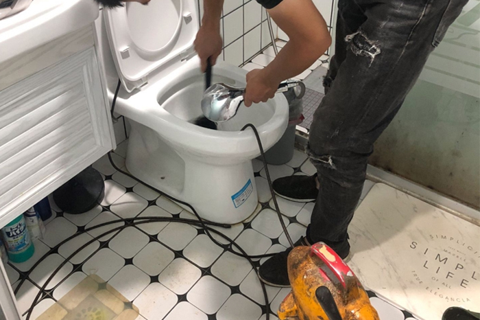 河西区街道马桶堵塞自己疏通还是找师傅?专业上门服务让你省时更省心